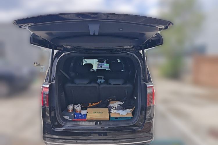 Used Zeekr 009 2022 WE Edition Trunk