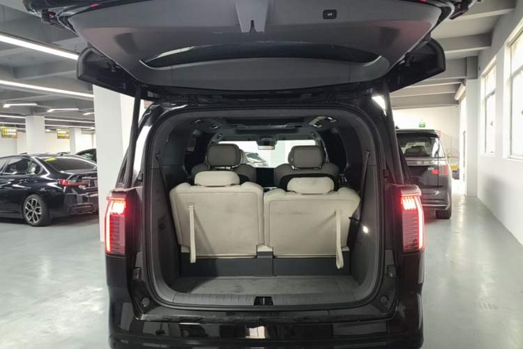 Used Zeekr 009 2022 Revised WE Version Trunk