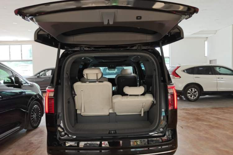 Used Zeekr 009 2022 WE Edition Trunk