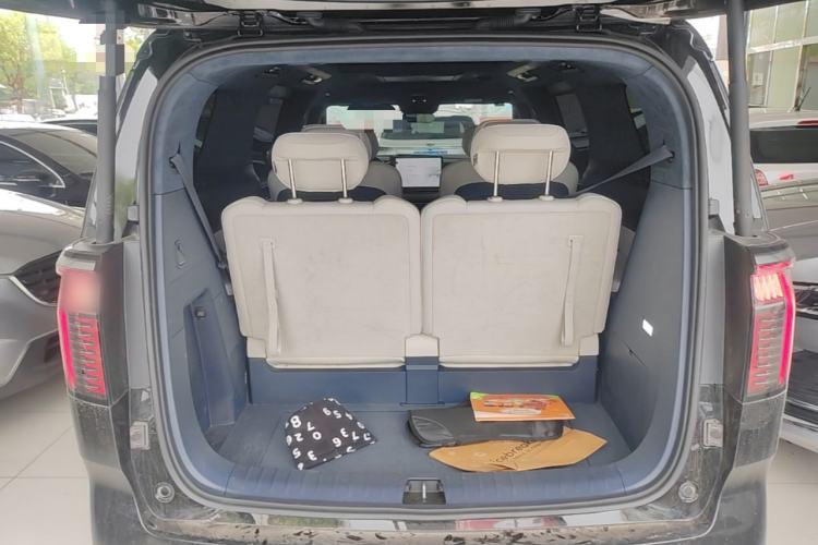 Used Zeekr 009 2022 WE Edition Trunk