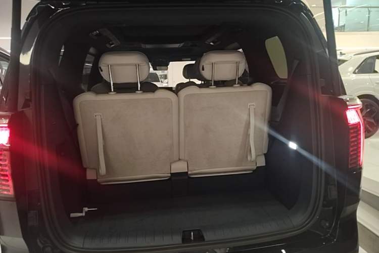 Used Zeekr 009 2022 Revised Model ME Edition Trunk
