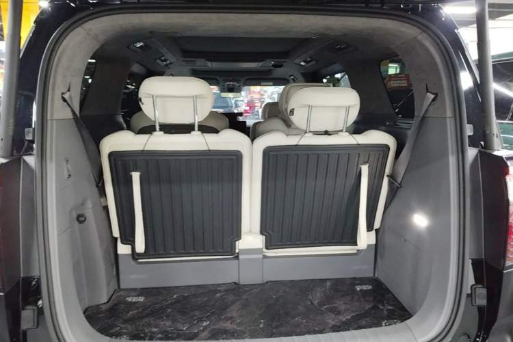 Used Zeekr 009 2022 Revised WE Version Trunk