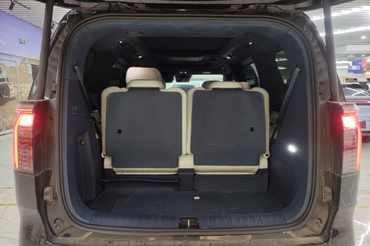 Used Zeekr 009 2022 WE Edition Trunk