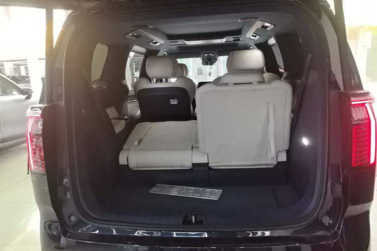 Used Zeekr 009 2022 WE Edition Trunk