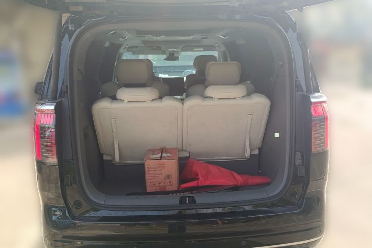 Used Zeekr 009 2022 WE Edition Trunk