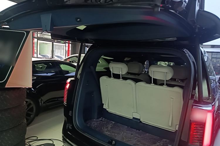 Used Zeekr 009 2022 WE Edition Trunk