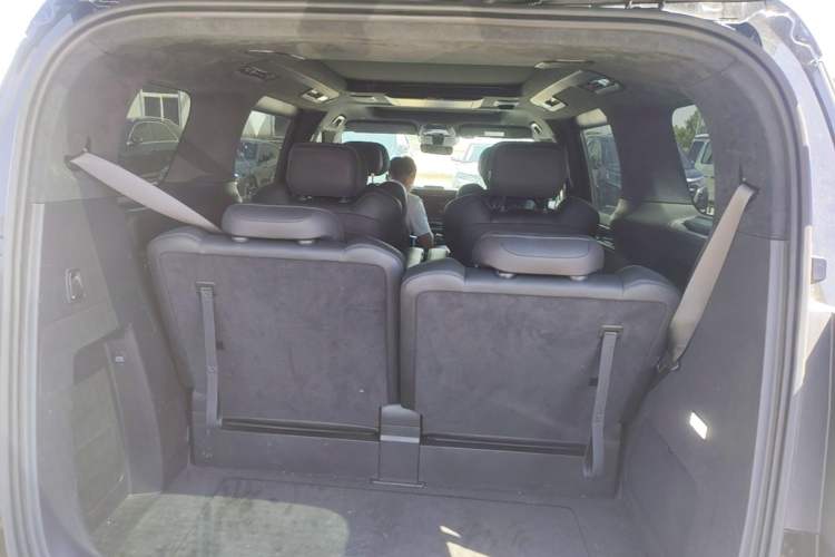 Used Zeekr 009 2022 WE Edition Trunk