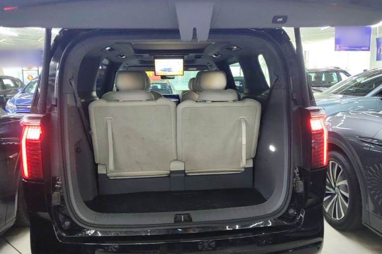 Used Zeekr 009 2022 WE Edition Trunk
