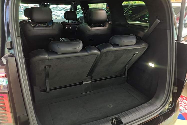 Used Zeekr 009 2022 WE Edition Trunk