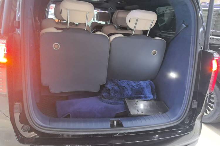 Used Zeekr 009 2022 Revised WE Version Trunk
