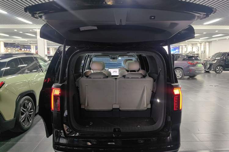 Used Zeekr 009 2022 WE Edition Trunk