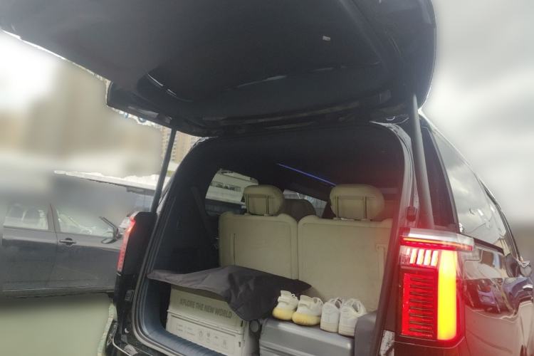 Used Zeekr 009 2022 WE Edition Trunk