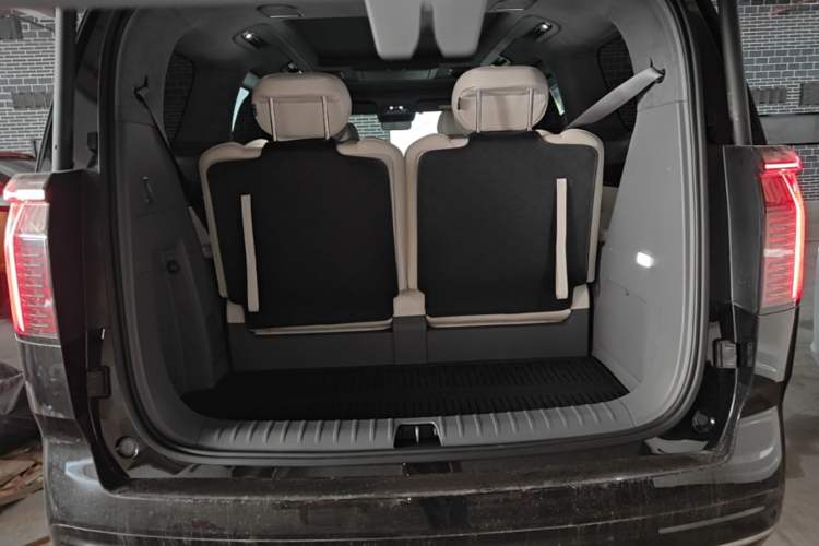 Used Zeekr 009 2022 WE Edition Trunk