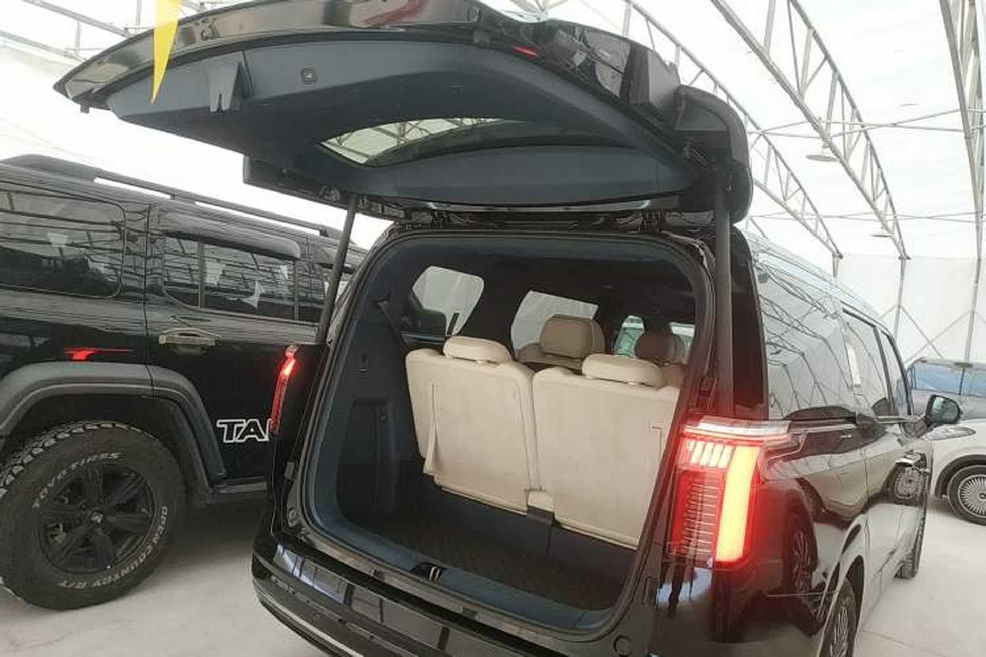 Used Zeekr 009 2022 Revised WE Version Trunk