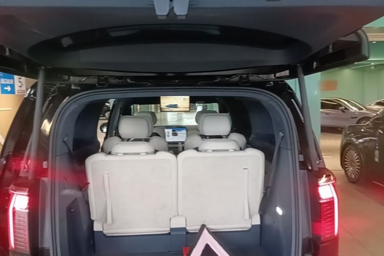 Used Zeekr 009 2022 WE Edition Trunk