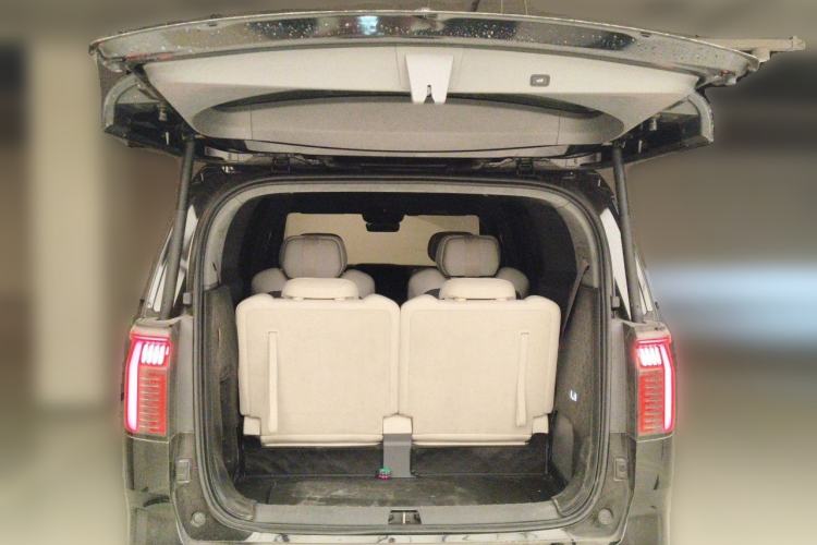 Used Zeekr 009 2022 WE Edition Trunk