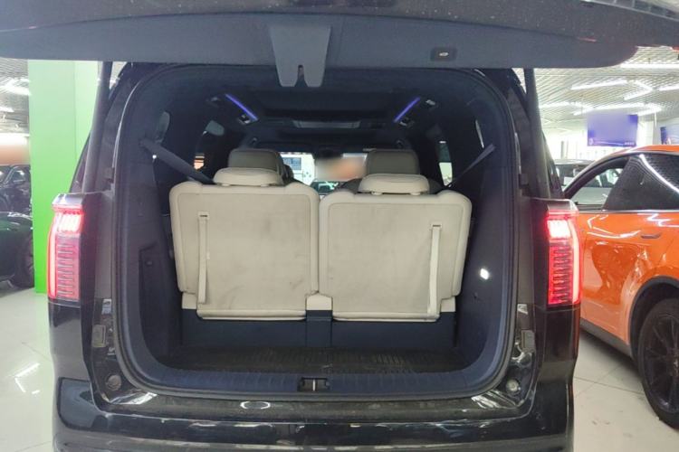 Used Zeekr 009 2022 WE Edition Trunk