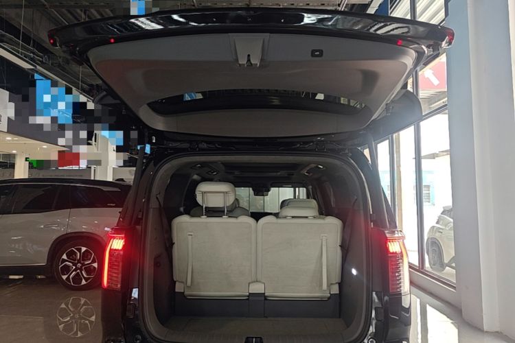 Used Zeekr 009 2022 ME Edition Trunk
