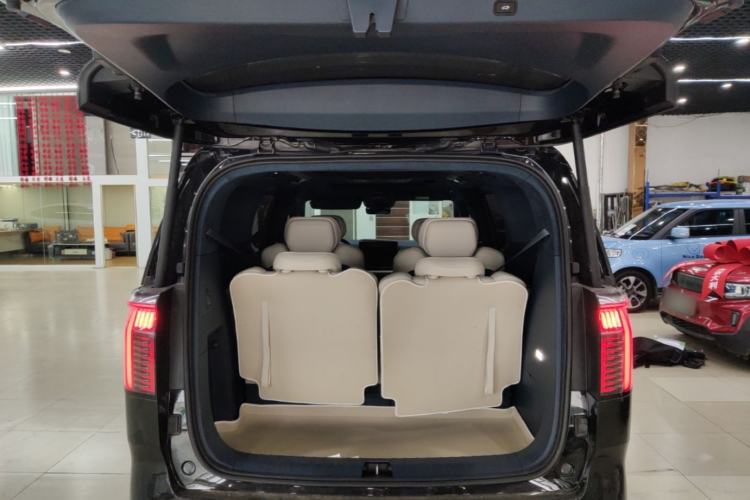 Used Zeekr 009 2022 WE Edition Trunk