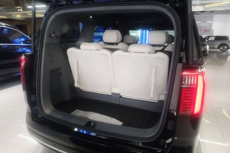 Used Zeekr 009 2022 WE Edition Trunk