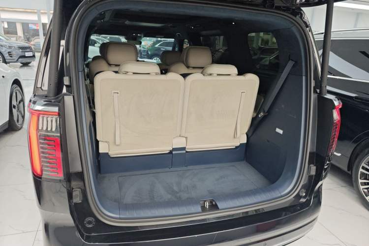 Used Zeekr 009 2022 WE Edition Trunk
