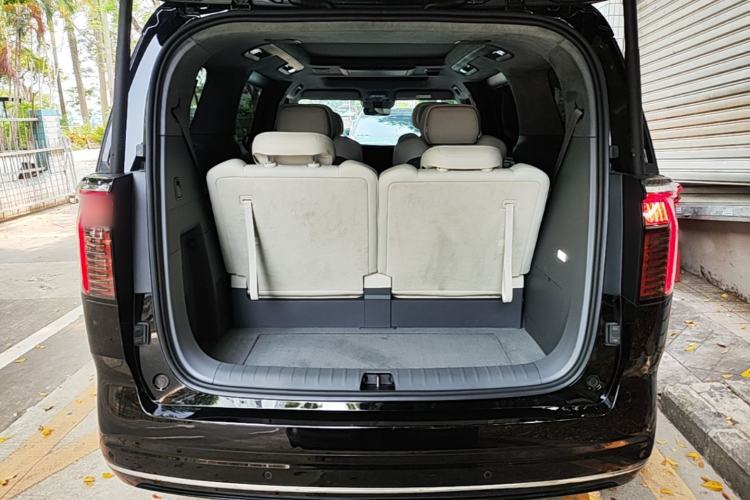 Used Zeekr 009 2022 WE Edition Trunk