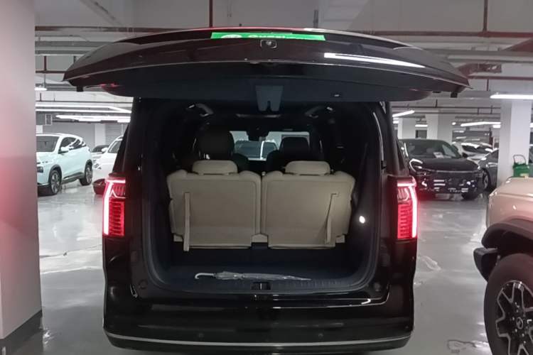 Used Zeekr 009 2022 WE Edition Trunk