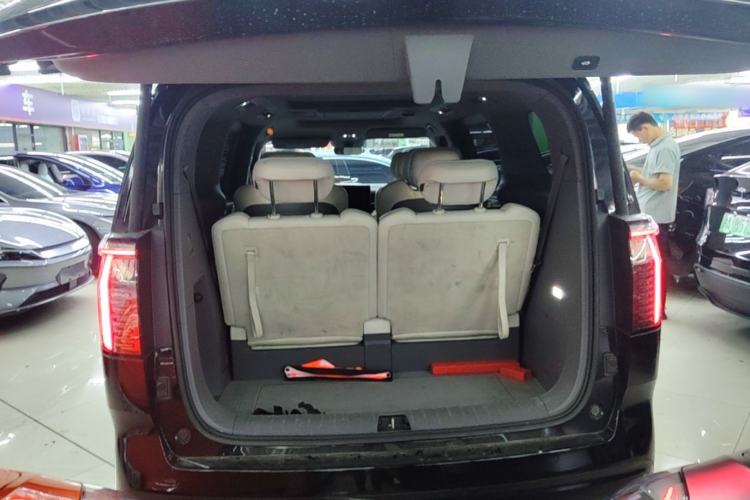 Used Zeekr 009 2022 WE Edition Trunk