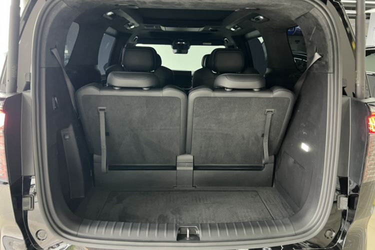 Used Zeekr 009 2022 WE Edition Trunk