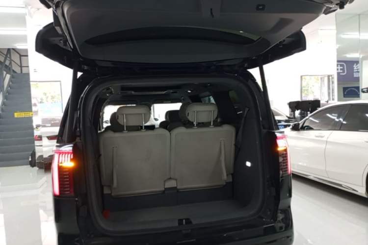 Used Zeekr 009 2022 ME Edition Trunk