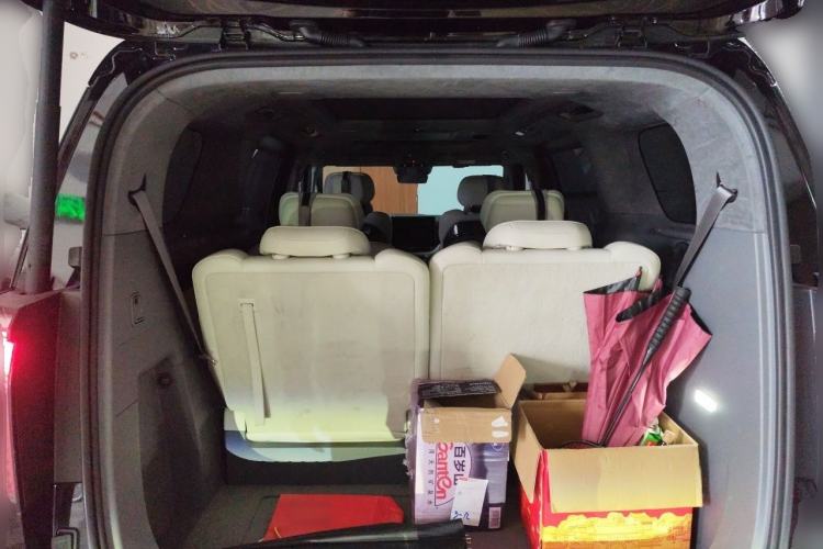 Used Zeekr 009 2022 WE Edition Trunk