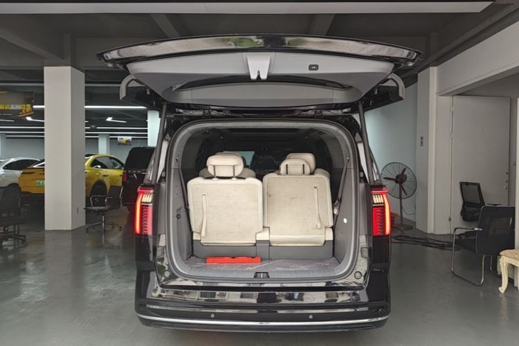 Used Zeekr 009 2022 WE Edition Trunk
