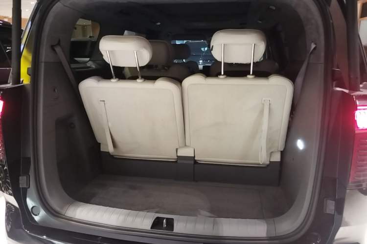 Used Zeekr 009 2022 WE Edition Trunk