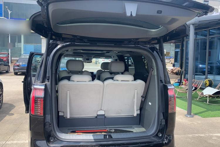 Used Zeekr 009 2022 WE Edition Trunk