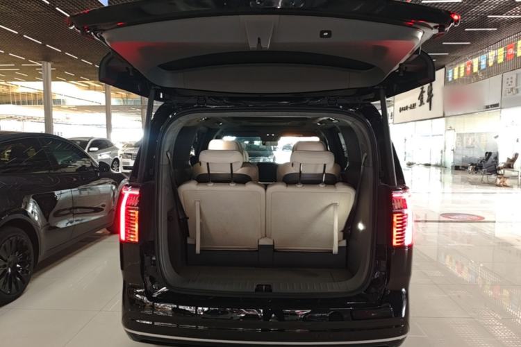 Used Zeekr 009 2022 WE Edition Trunk