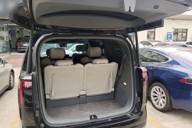 Used Zeekr 009 2022 WE Edition Trunk