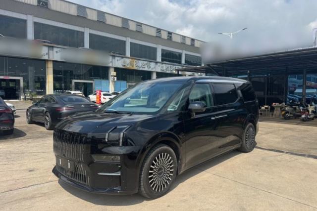 Used Zeekr 009 2022 WE Edition