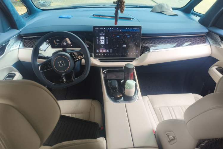 Used Zeekr 009 2022 WE Edition Center Console