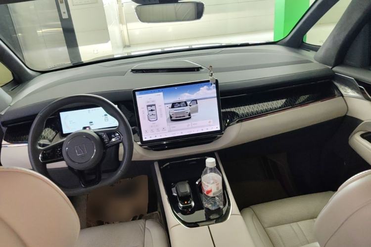 Used Zeekr 009 2022 WE Edition Center Console