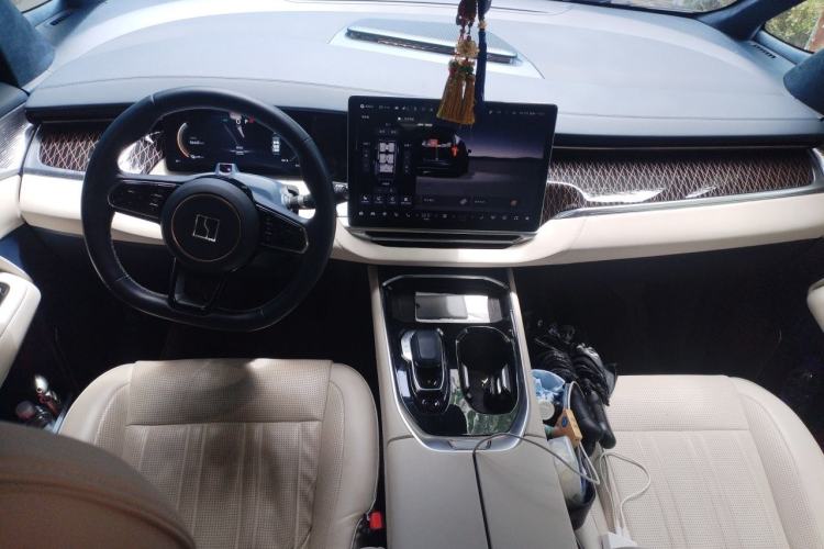 Used Zeekr 009 2022 WE Edition Center Console