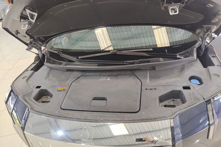 Used Zeekr 009 2022 ME Edition Engine Bay