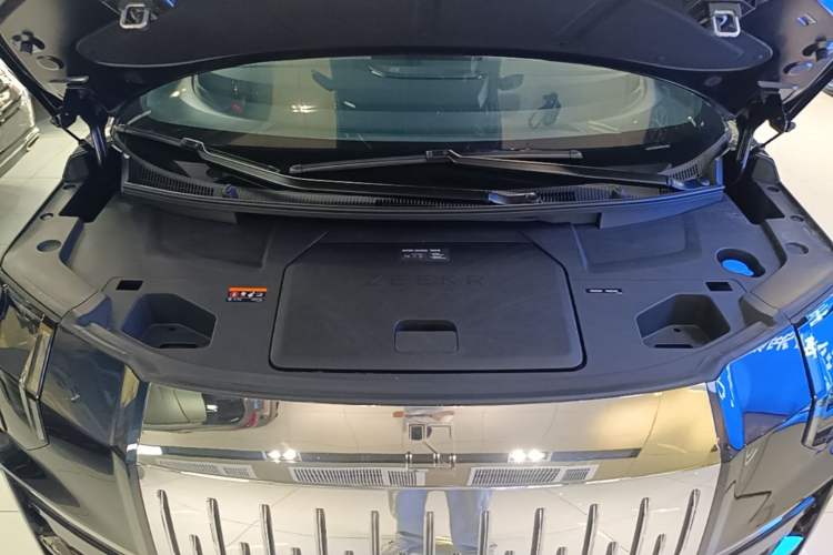Used Zeekr 009 2022 WE Edition Engine Bay