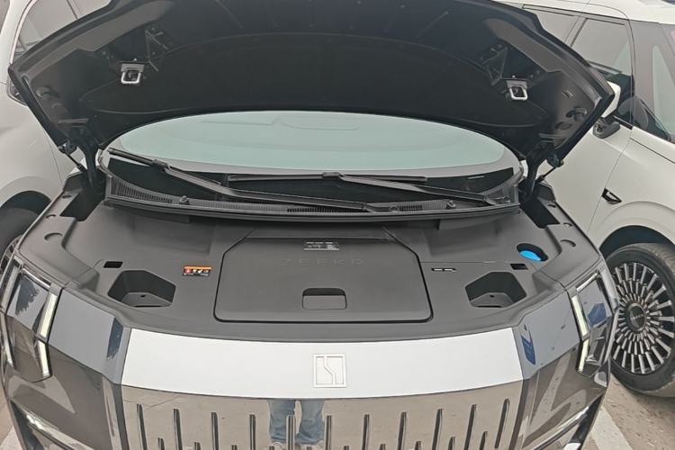 Used Zeekr 009 2022 Revised Model ME Edition Engine Bay