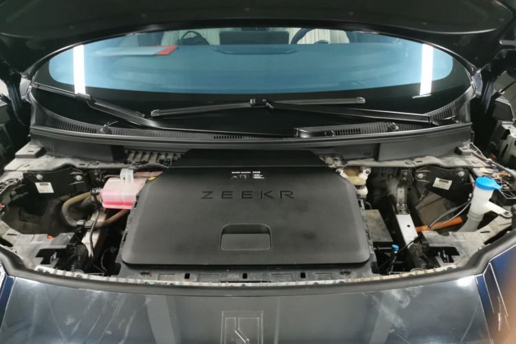 Used Zeekr 009 2022 WE Edition Engine Bay
