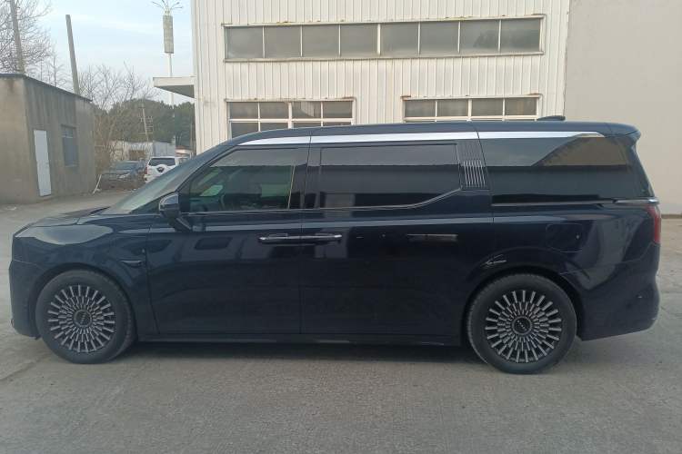 Used Zeekr 009 2022 WE Edition Exterior 3