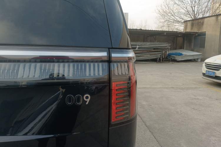 Used Zeekr 009 2022 WE Edition Exterior 6