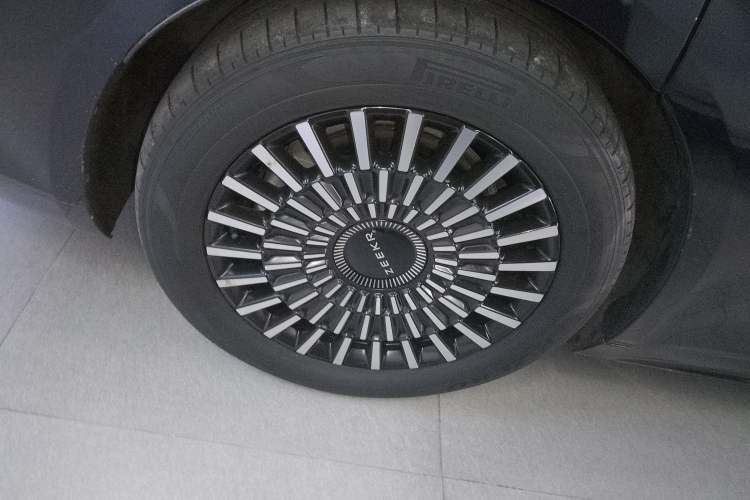 Used Zeekr 009 2022 WE Edition Exterior 8