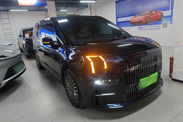 Used Zeekr 009 2022 WE Edition Front Right 45 Deg