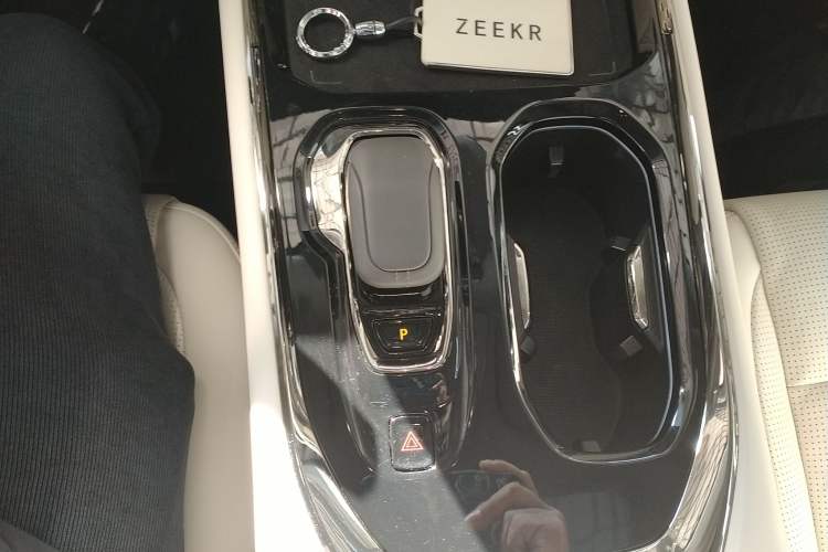 Used Zeekr 009 2022 WE Edition Gear Lever