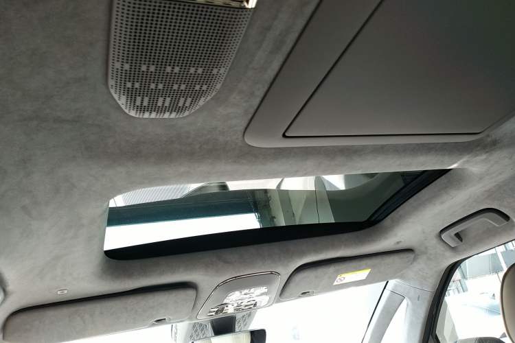 Used Zeekr 009 2022 WE Edition Headliner